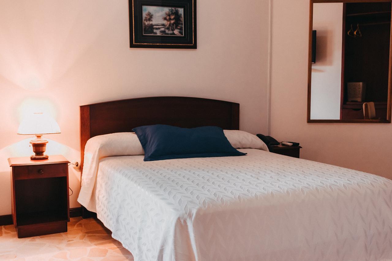 Hotel Araza - Lago Agrio Nueva Loja Eksteriør bilde