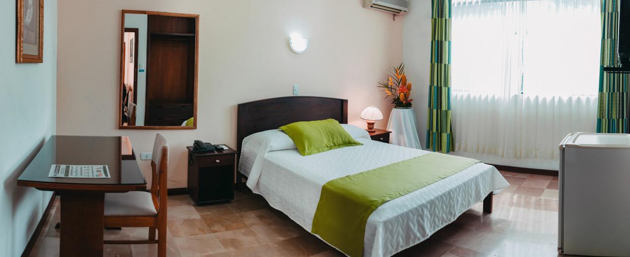 Hotel Araza - Lago Agrio Nueva Loja Eksteriør bilde