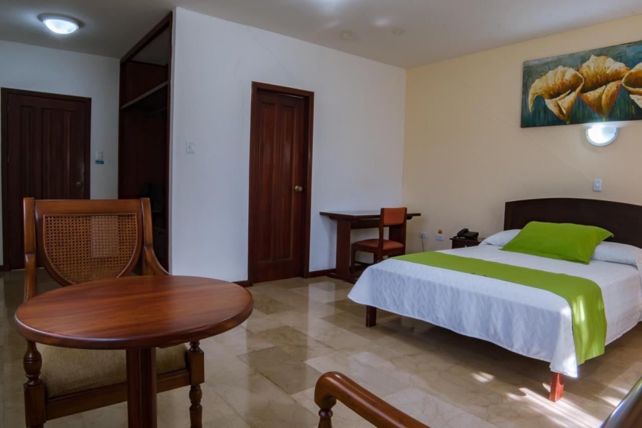 Hotel Araza - Lago Agrio Nueva Loja Eksteriør bilde
