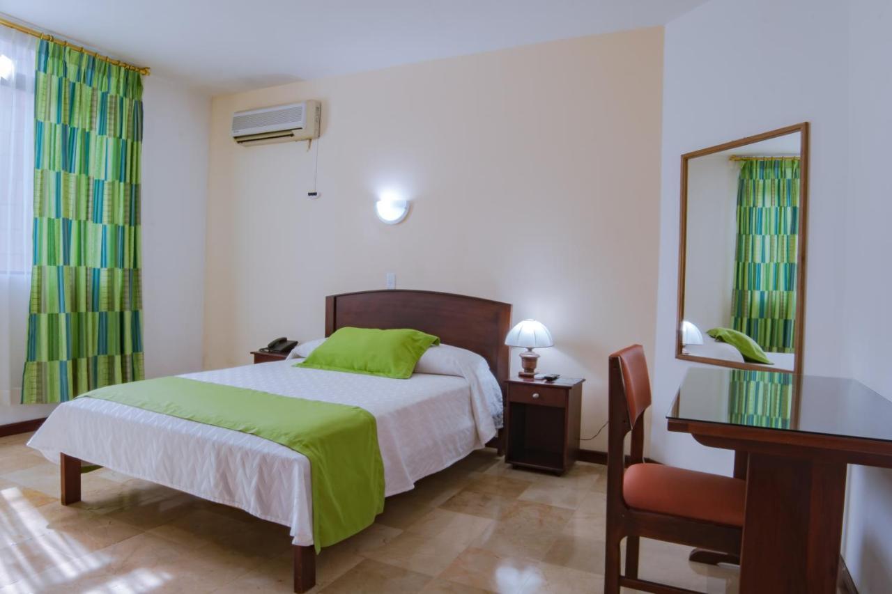 Hotel Araza - Lago Agrio Nueva Loja Eksteriør bilde